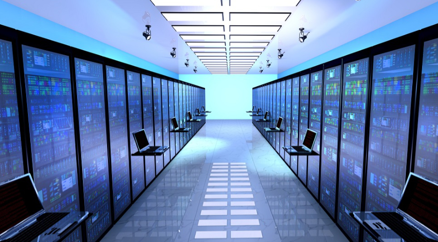 data center vs cloud